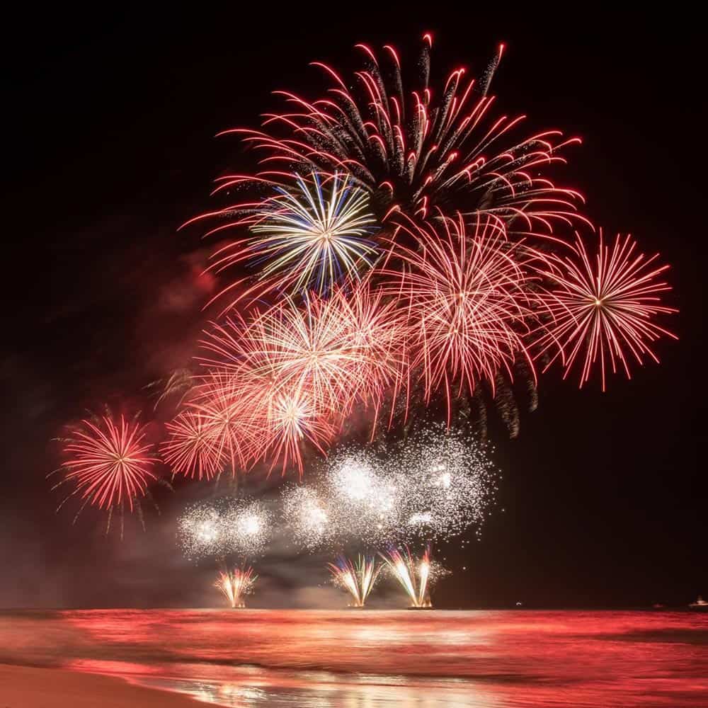 Skylighter Fireworks - Brisbane - Barge Fireworks